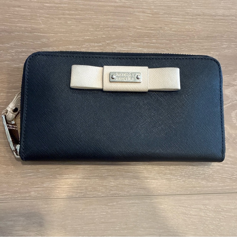 Badgley Mischka Black and Latte With Bow Zip Around Vegan Leather Wallet NWOT